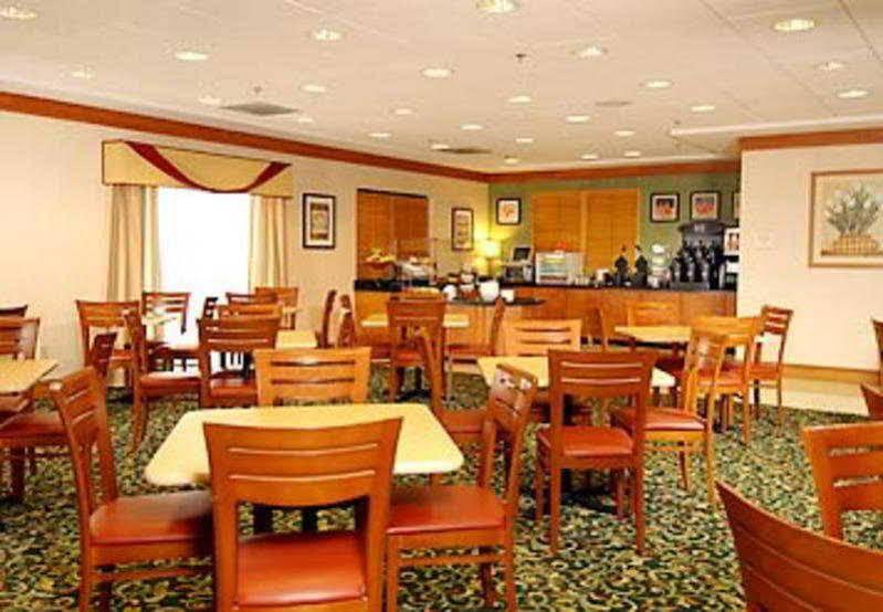 Fairfield Inn And Suites Atlanta Airport South/Sullivan Road College Park Екстер'єр фото