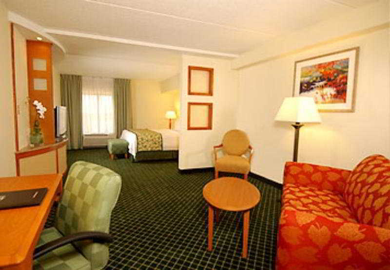 Fairfield Inn And Suites Atlanta Airport South/Sullivan Road College Park Екстер'єр фото